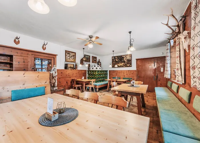 Hirschen Hostel Pfunds
