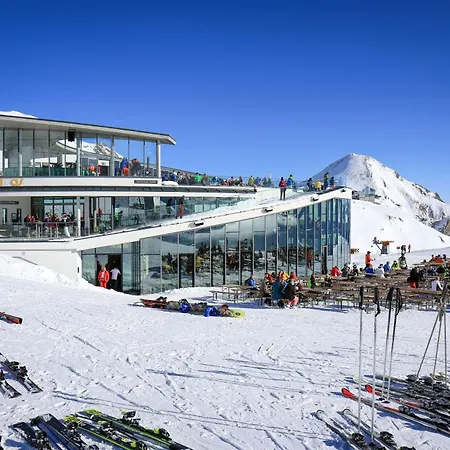 Hirschen Hostel *